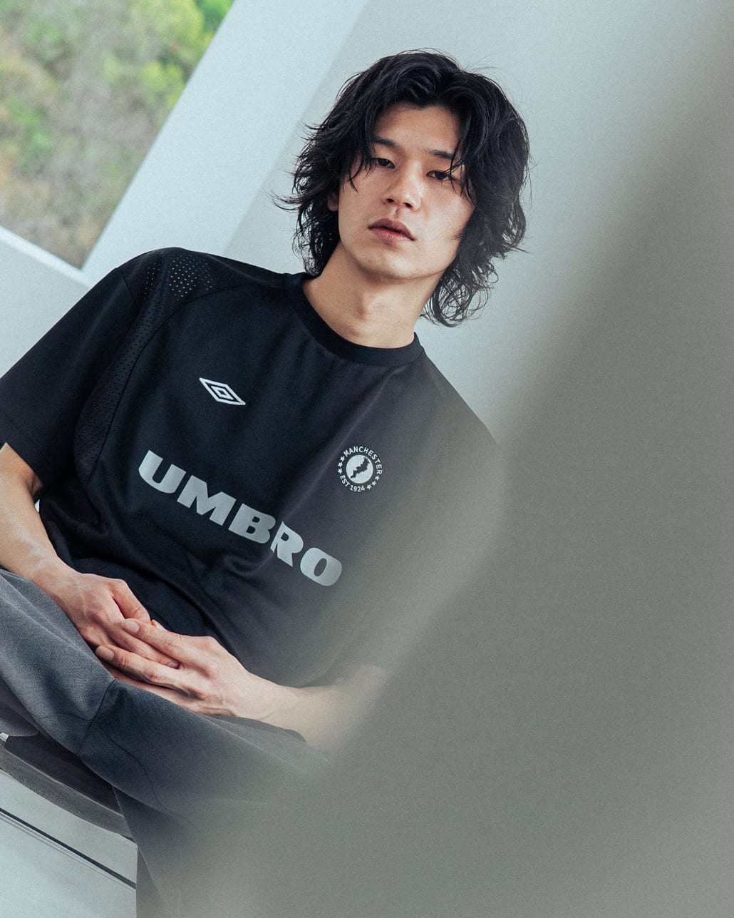 UMBRO [アンブロ] 別注 メッシュ切り替え ゲームシャツ [UMNK26SS-GS01-JF]とUMBRO [アンブロ] 別注 ワンポイント刺繍ロゴ バギーショートパンツ [17026S-PT01NK-JF]です。