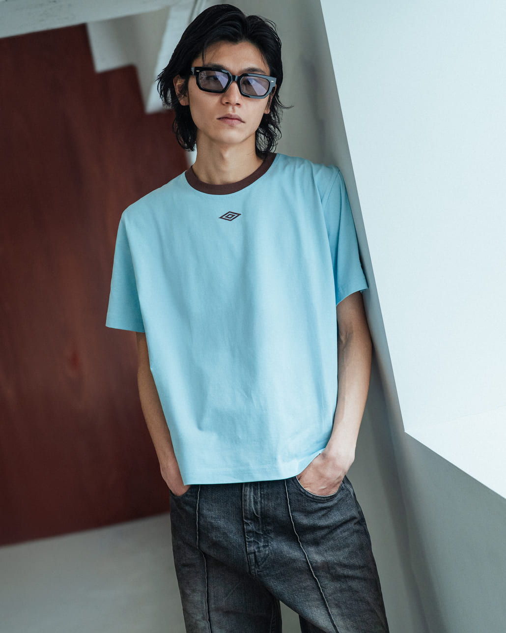 UMBRO [アンブロ] 別注 バックプリント コンパクトTシャツ [UMNK26SS-PO02-JF]です。