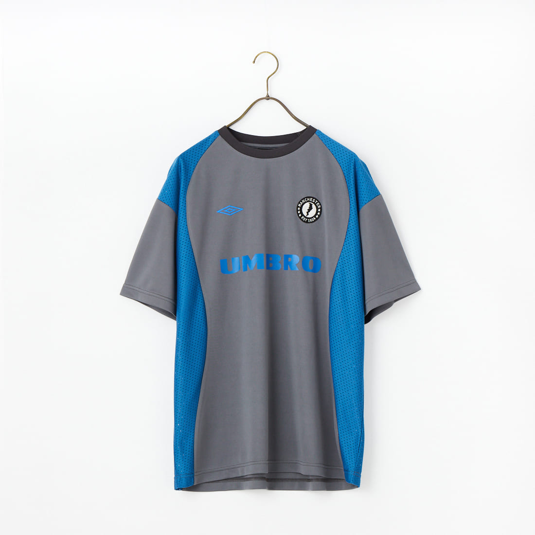 UMBRO [アンブロ] 別注 メッシュ切り替え ゲームシャツ [UMNK26SS-GS01-JF]です。