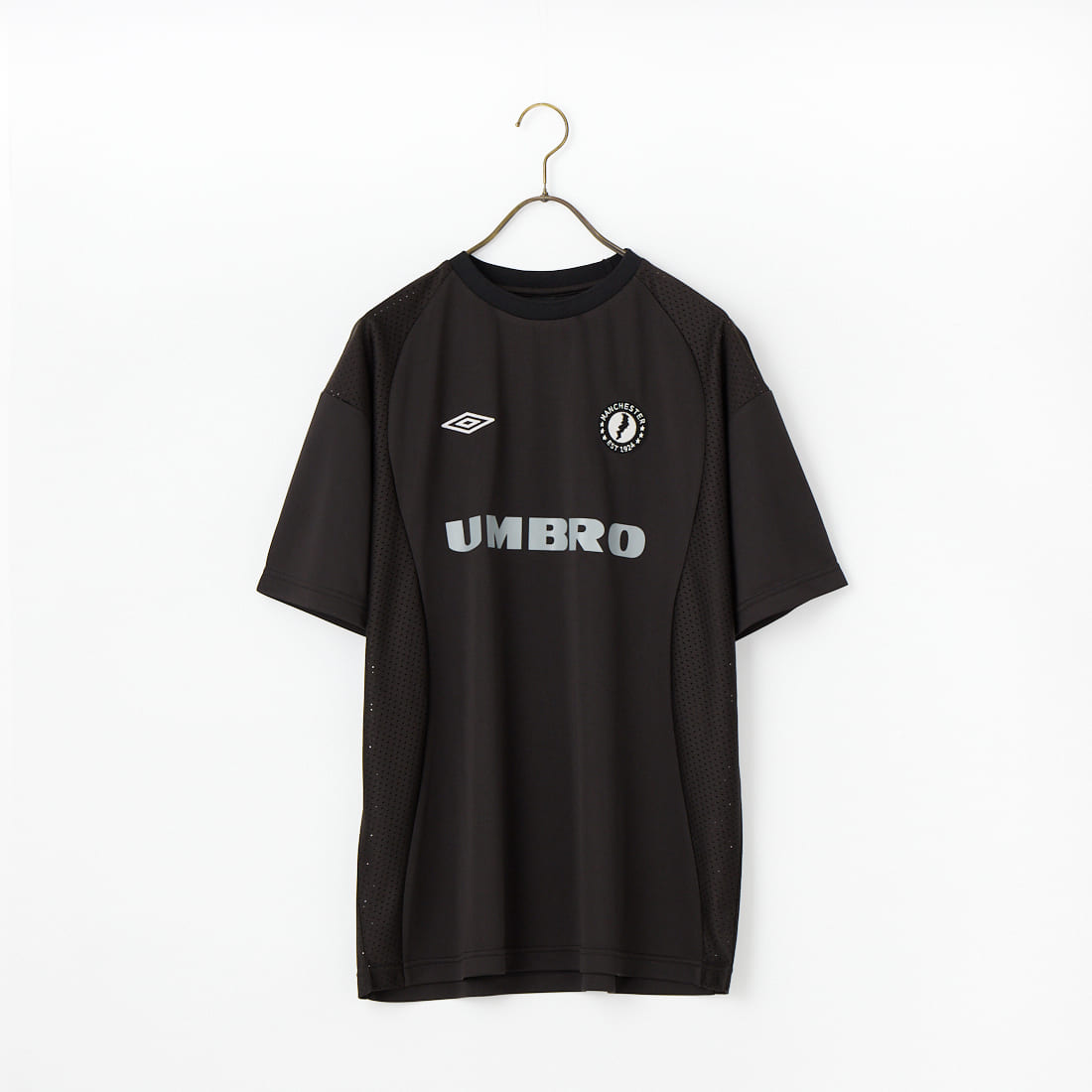 UMBRO [アンブロ] 別注 メッシュ切り替え ゲームシャツ [UMNK26SS-GS01-JF]です。