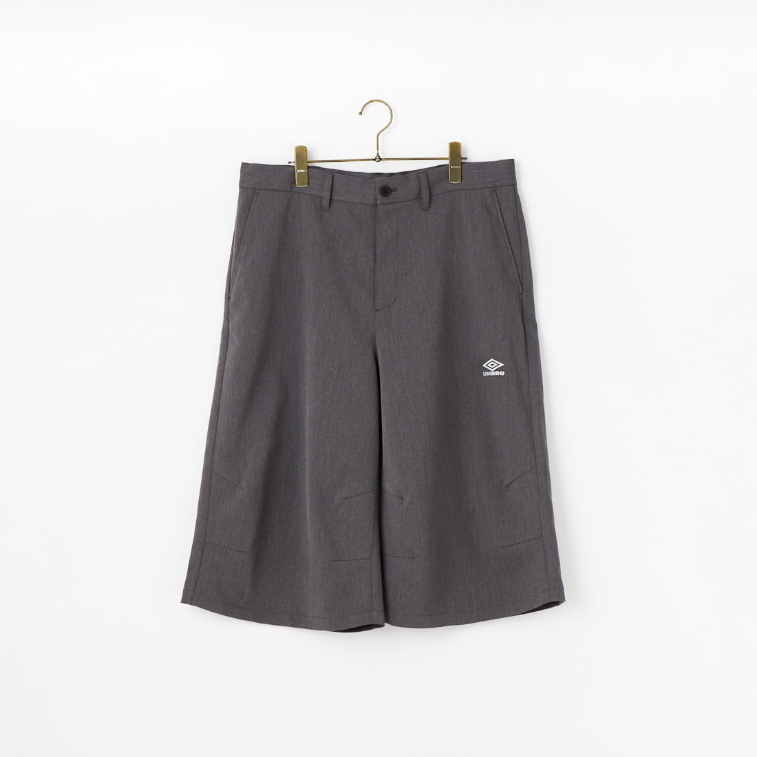 UMBRO [アンブロ] 別注 ワンポイント刺繍ロゴ バギーショートパンツ [17026S-PT01NK-JF]です。