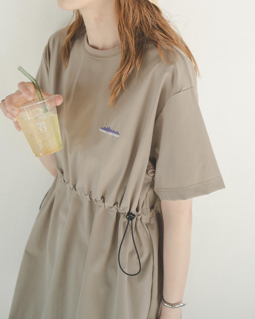 THOUSAND MILE [サウザンド マイル] 別注 ワンポイントロゴ刺繍 ウエストドローコードチュニックTシャツ [TM261NP50792-JF]のコーディネートです。