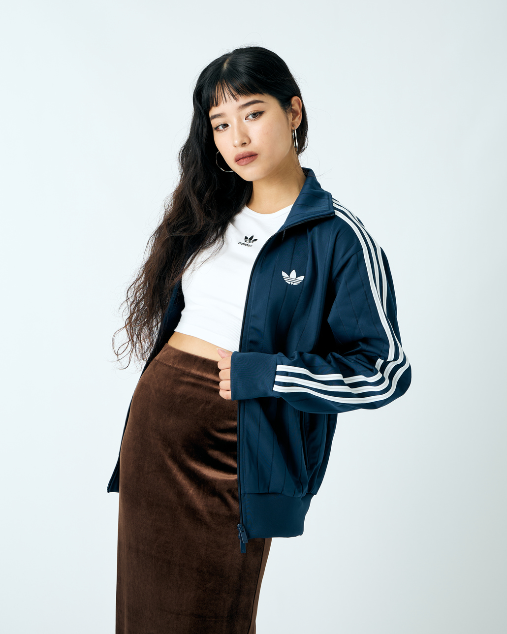 adidas Originals [アディダス オリジナルス] ファイヤーバード トラックジャケット(限定展開) [HM365-JF]のコーディネート写真です。