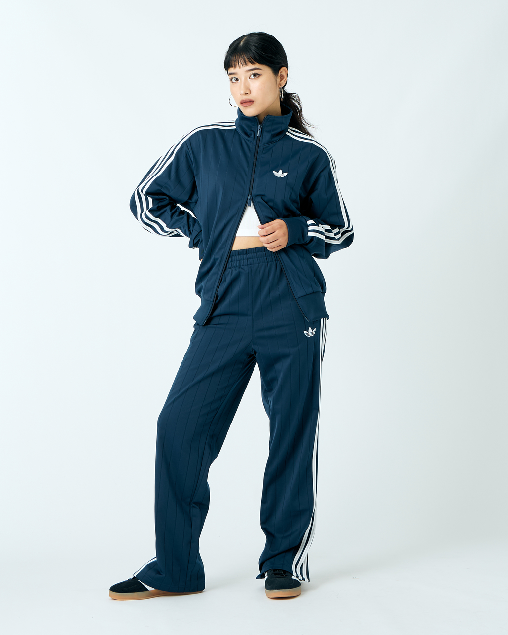 adidas Originals [アディダス オリジナルス] ファイヤーバード トラックジャケット(限定展開) [HM365-JF]とファイヤーバード トラックパンツ(限定展開) [QD591-JF]のコーディネート写真です。