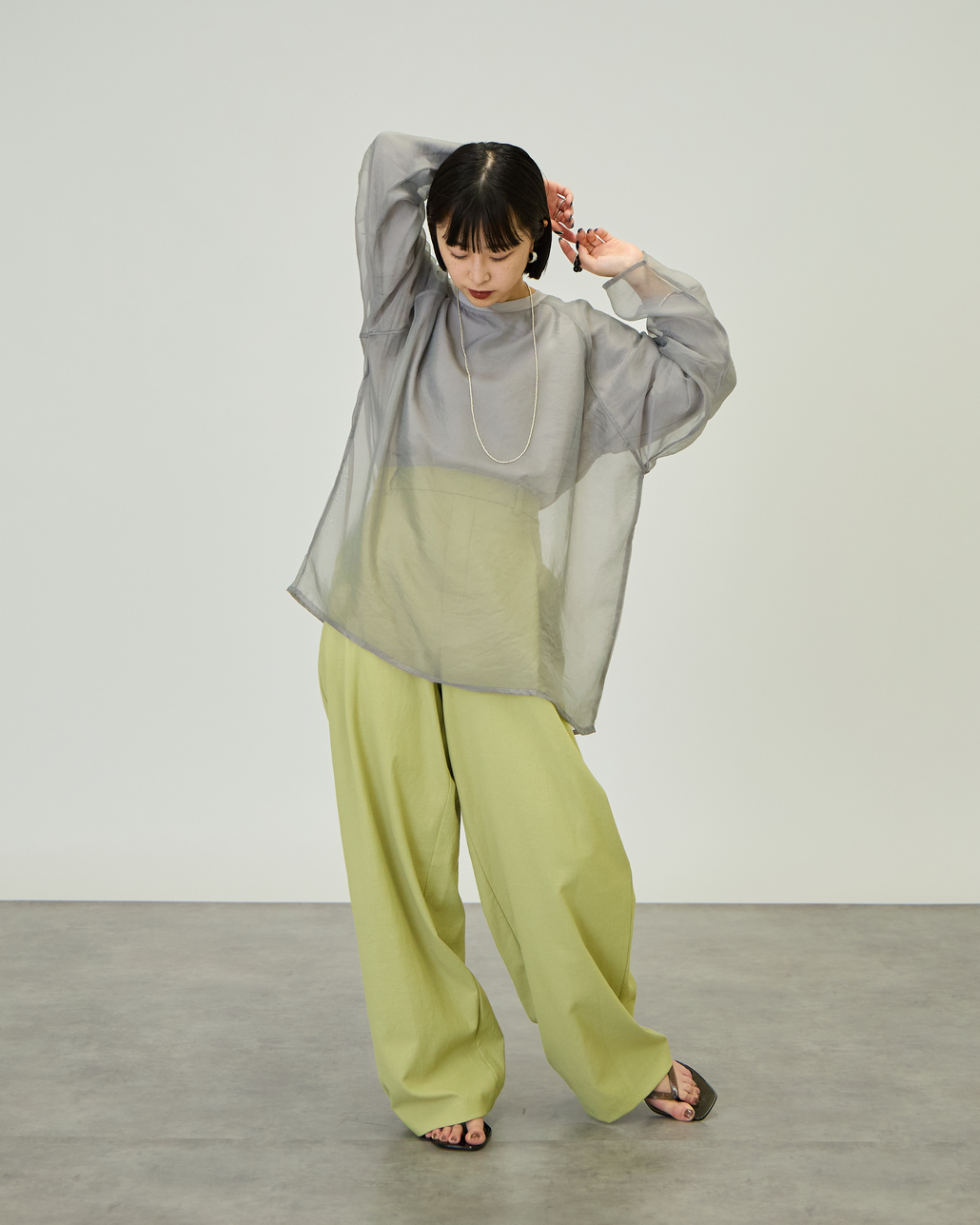 nenom [ネノム] ラグランシアーレイヤードTシャツ [NE25132014]のコーディネート画像です。