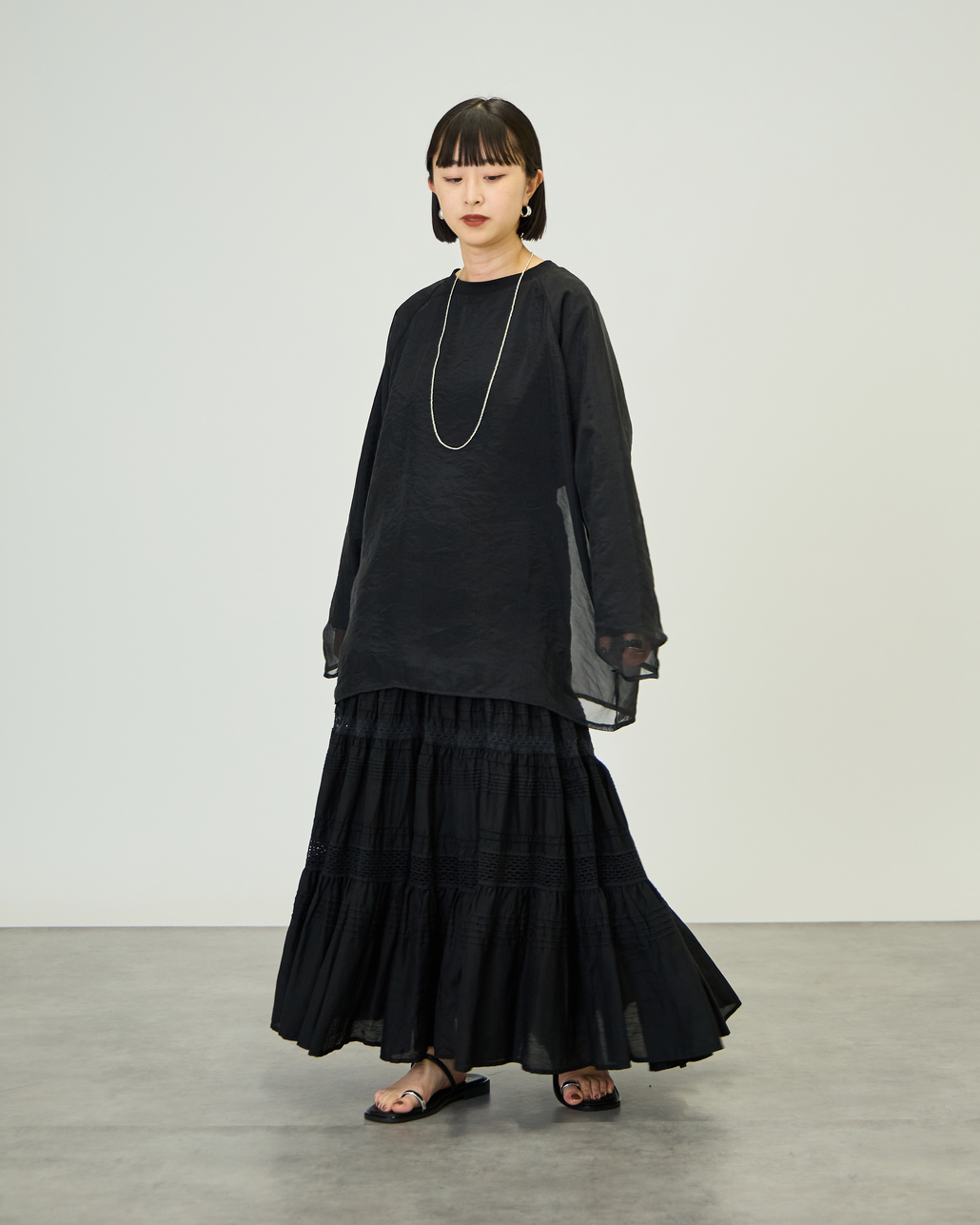 nenom [ネノム] ラグランシアーレイヤードTシャツ [NE25132014]のコーディネート画像です。