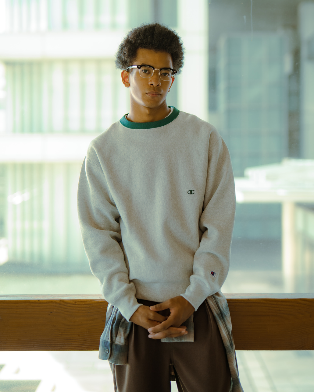 Champion [チャンピオン] 別注 スリーアイコン ロゴ刺繍スウェット [C8-E024-JF]です。