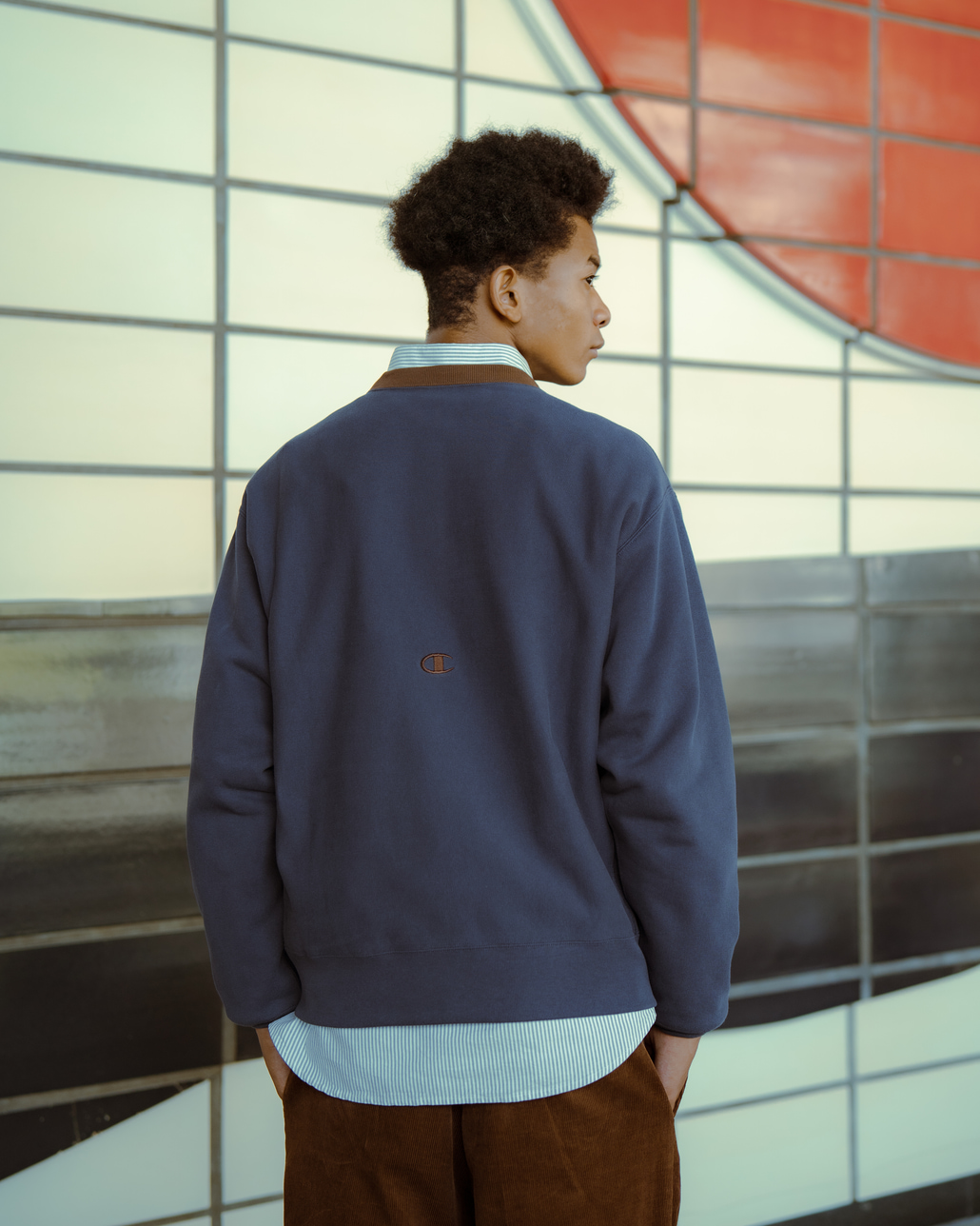 Champion [チャンピオン] 別注 スリーアイコン ロゴ刺繍スウェット [C8-E024-JF]です。