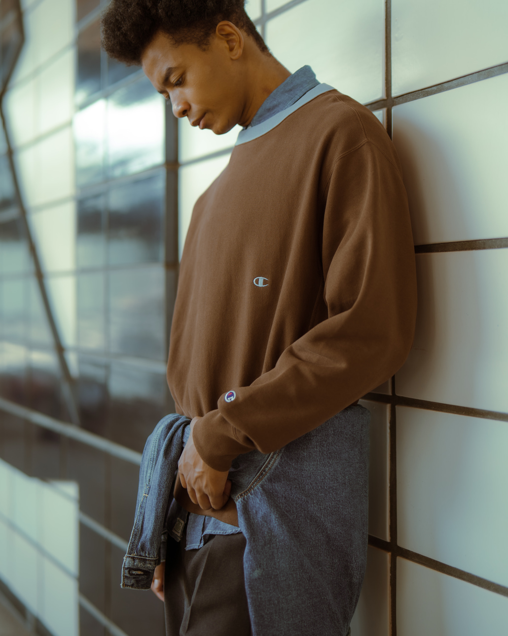 Champion [チャンピオン] 別注 スリーアイコン ロゴ刺繍スウェット [C8-E024-JF]です。