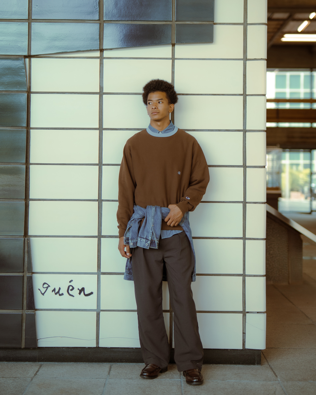 Champion [チャンピオン] 別注 スリーアイコン ロゴ刺繍スウェット [C8-E024-JF]です。