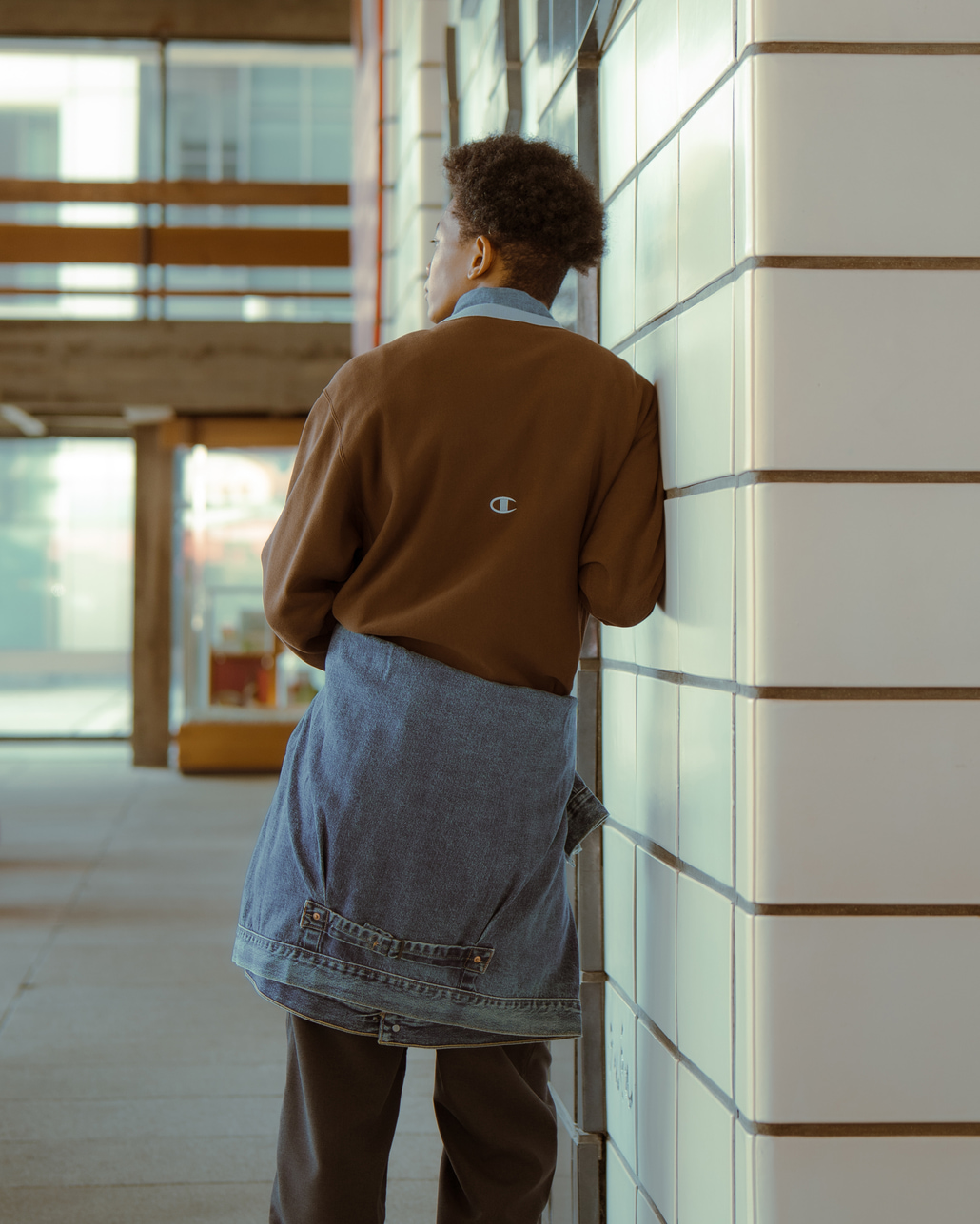 Champion [チャンピオン] 別注 スリーアイコン ロゴ刺繍スウェット [C8-E024-JF]です。