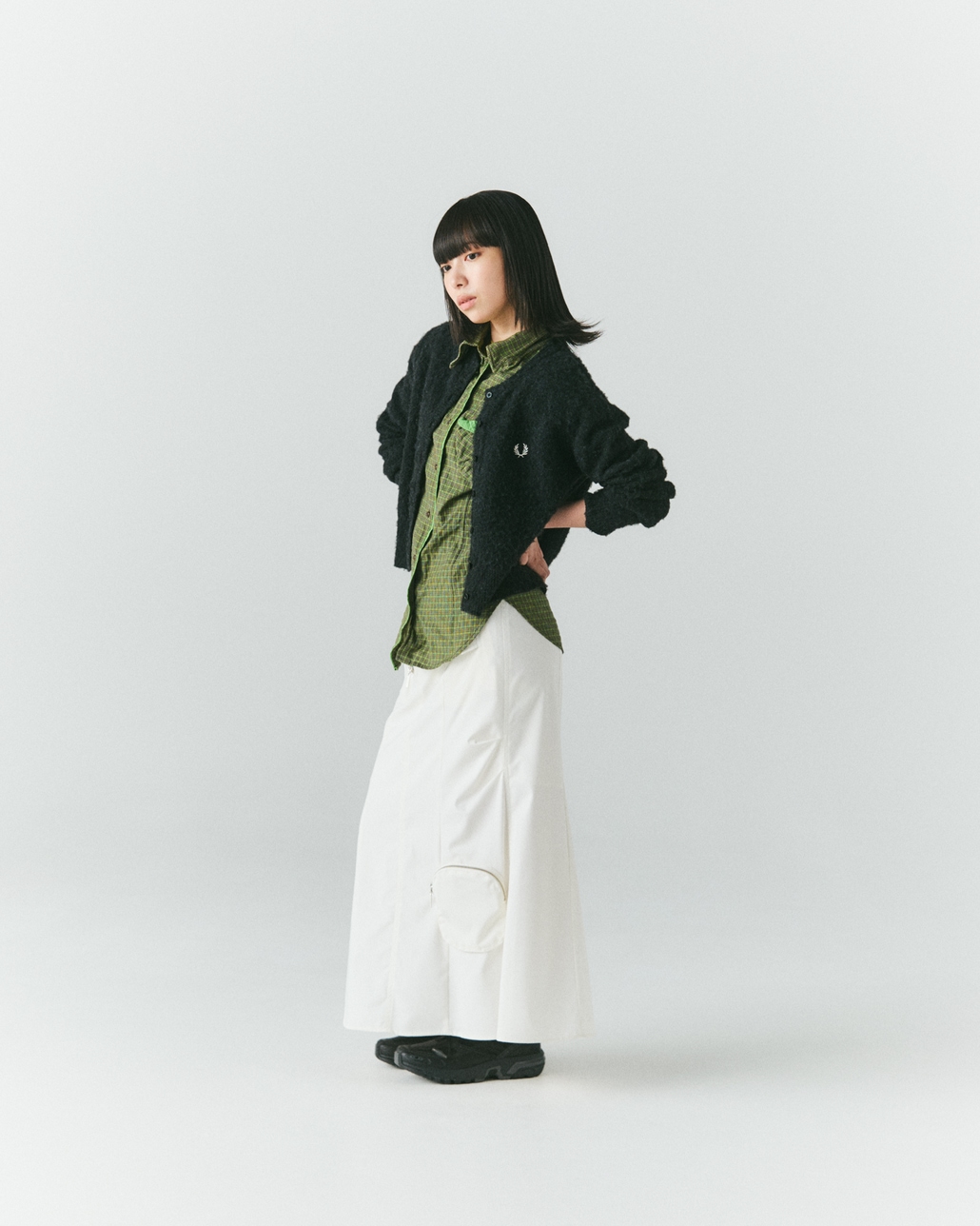 FRED PERRY [フレッドペリー] 別注 ワンポイントロゴ刺繍 クロップド丈シャギーニットカーディガン [FPW-26A-008-JF]です。