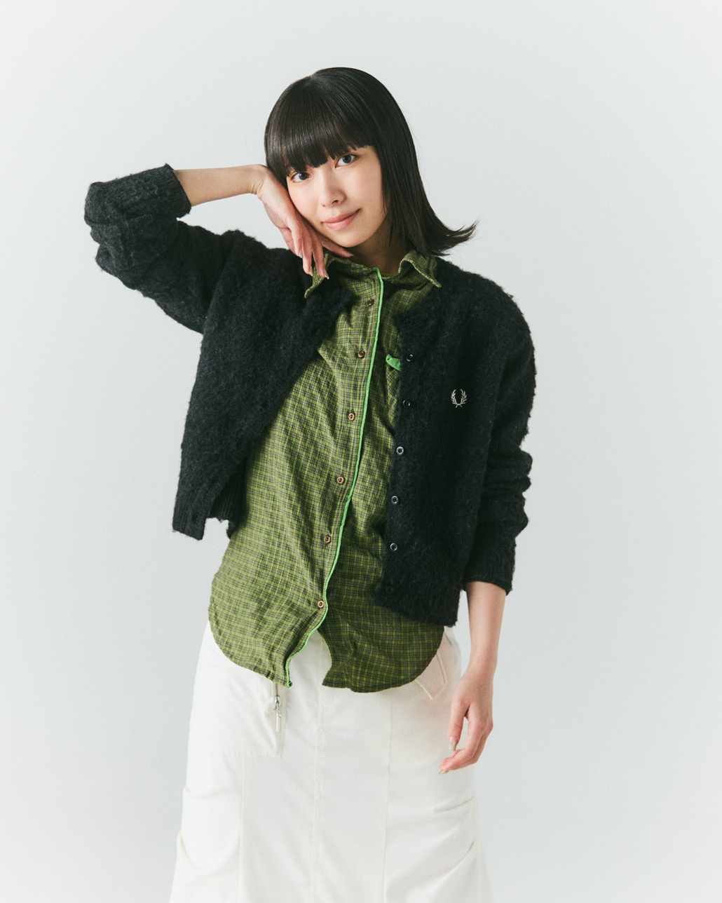FRED PERRY [フレッドペリー] 別注 ワンポイントロゴ刺繍 クロップド丈シャギーニットカーディガン [FPW-26A-008-JF]です。