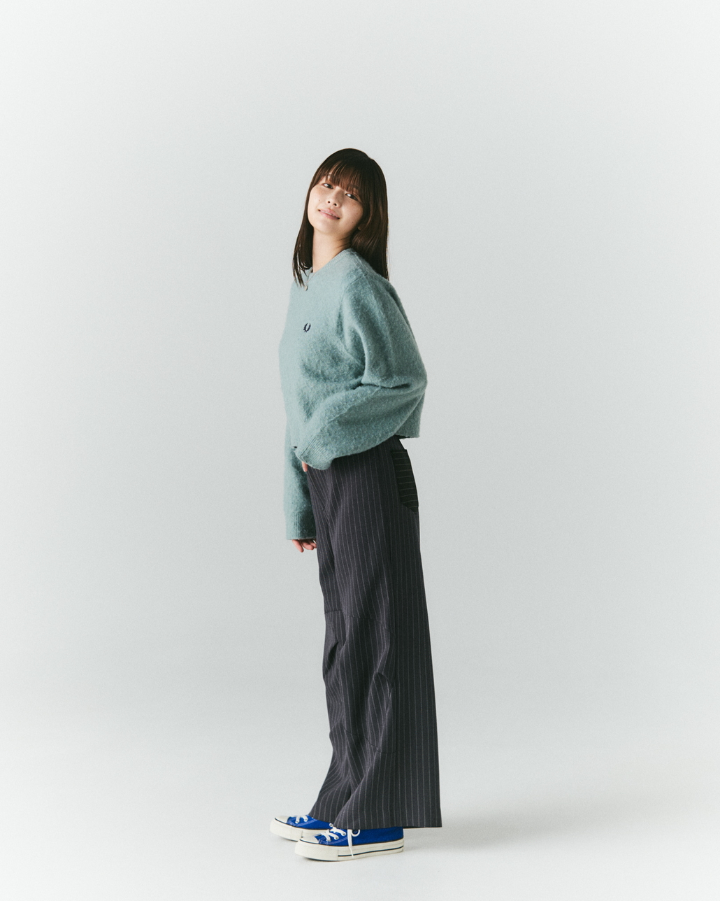 FRED PERRY [フレッドペリー] 別注 ワンポイントロゴ刺繍 クロップド丈 シャギーニットプルオーバー [FPW-26A-010-JF]です。