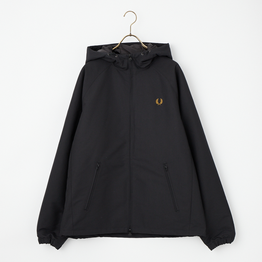 FRED PERRY [フレッドペリー] 別注 パデッド フード刺繍シェルジャケット [FPM-26A-002JF]です。