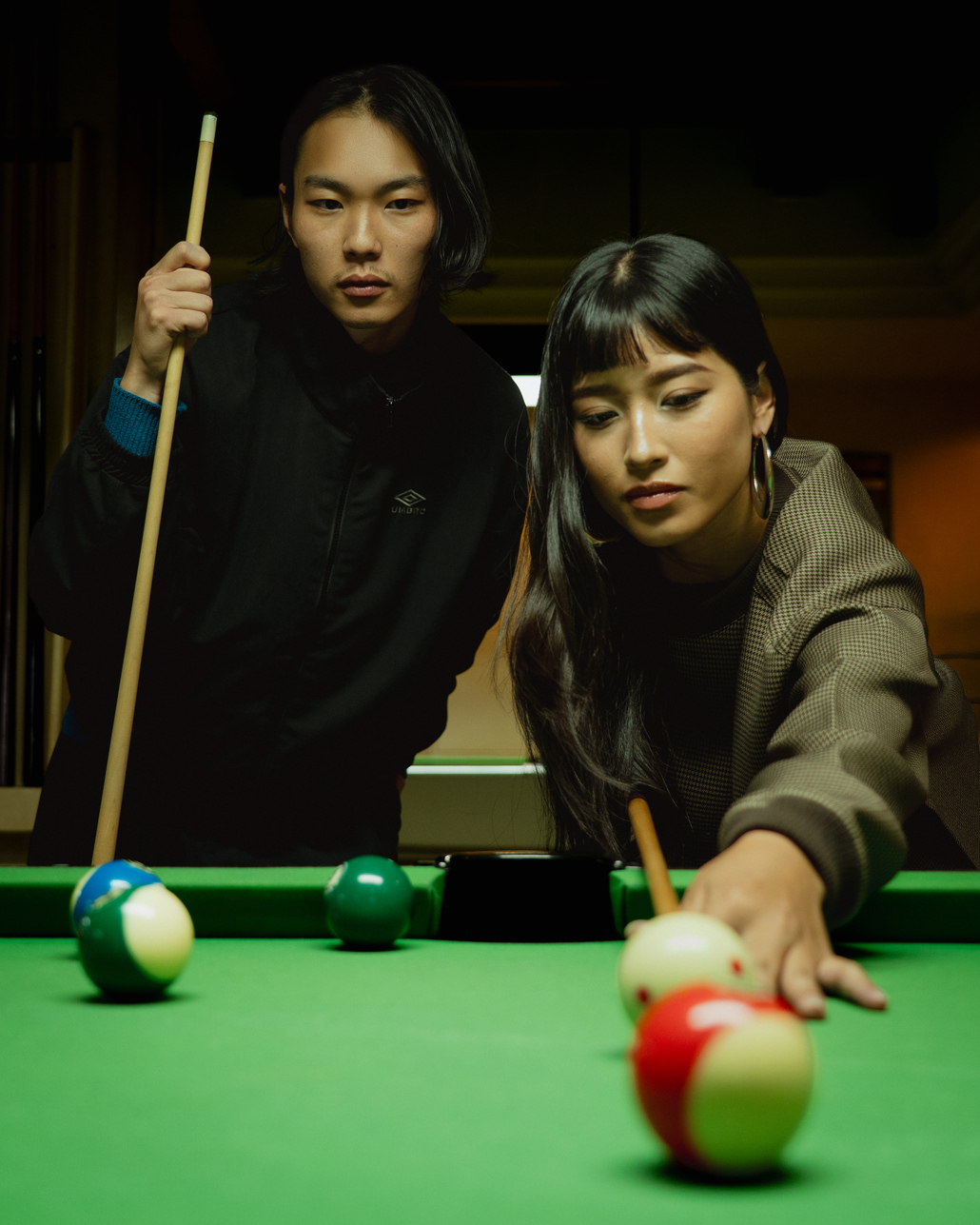 UMBRO [アンブロ] 別注 トラックジャケットとワイドトラックパンツのセットアップのスタイリングです。