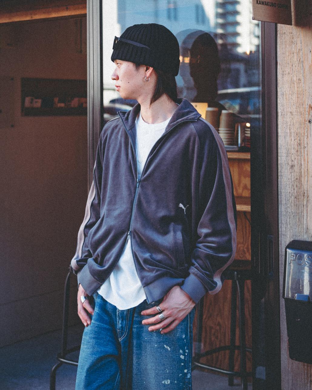 PUMA [プーマ] 別注 ベロア T7トラックジャケット [640946-JF]です。