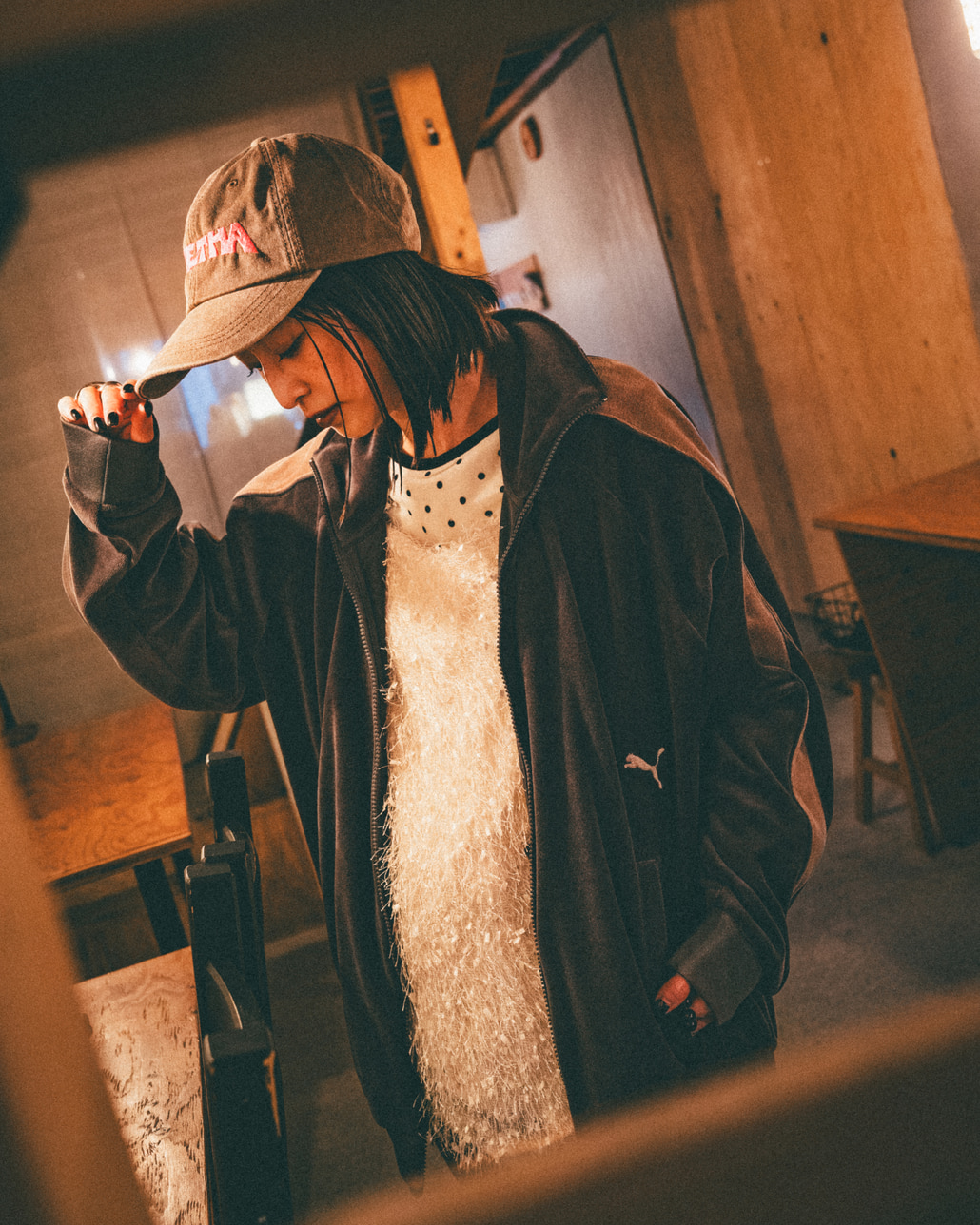 PUMA [プーマ] 別注 ベロア T7トラックジャケット [640946-JF]です。