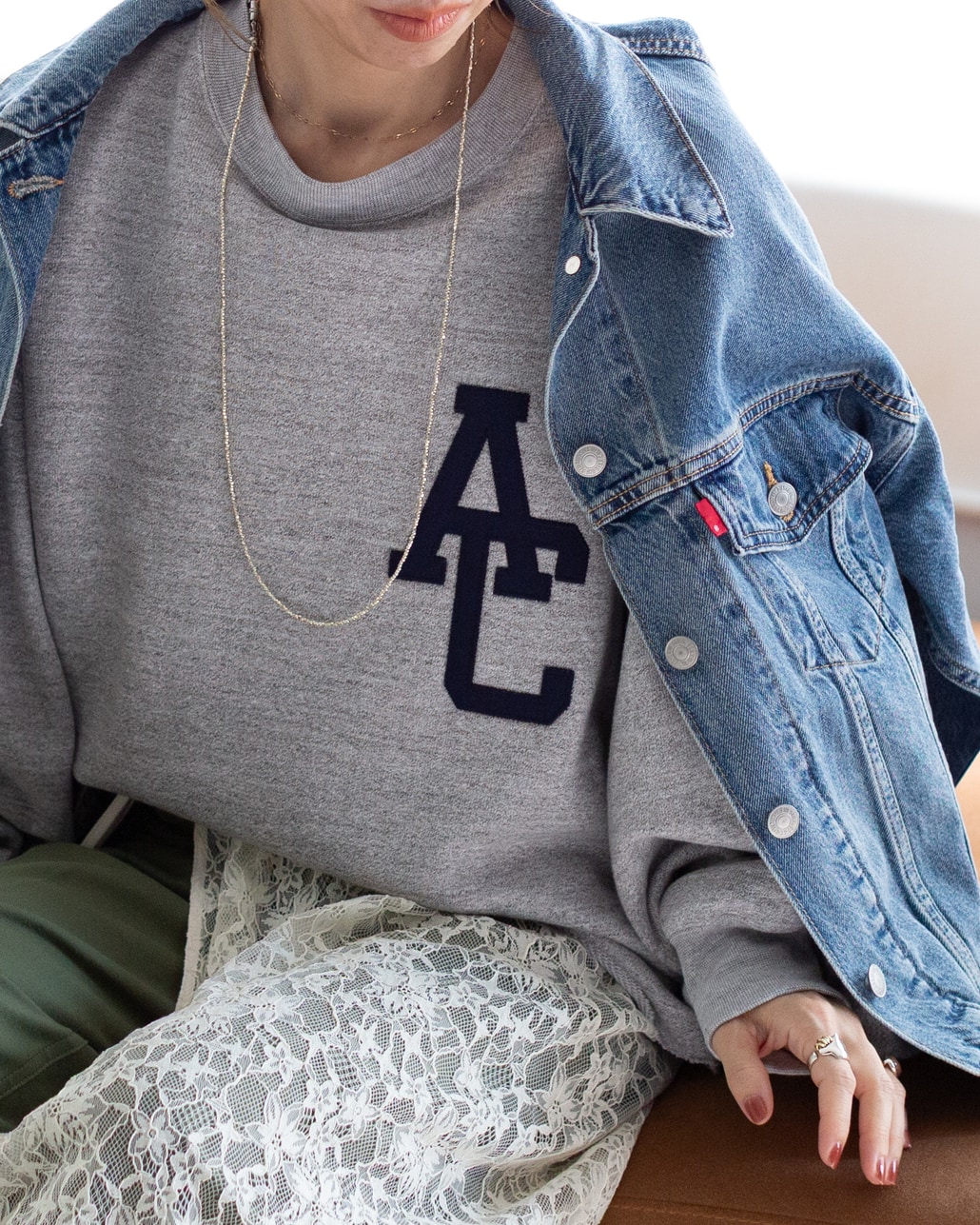 Americana × JEANS FACTORY [アメリカーナ × ジーンズファクトリー] 別注 AC ワッペン カットオフスウェット [ASO-899-2-JF]のスタイリングです。