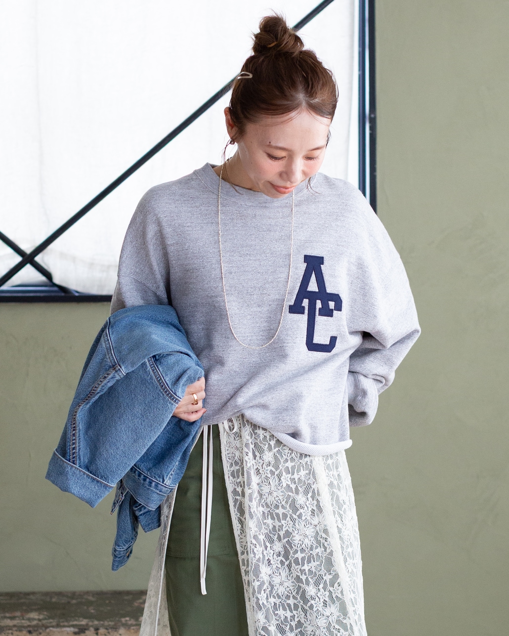 Americana × JEANS FACTORY [アメリカーナ × ジーンズファクトリー] 別注 AC ワッペン カットオフスウェット [ASO-899-2-JF]のスタイリングです。