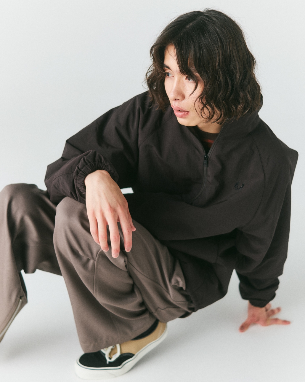 FRED PERRY [フレッドペリー] 別注 ナイロン シェルジャケット [FPM-26A-004JF]です。