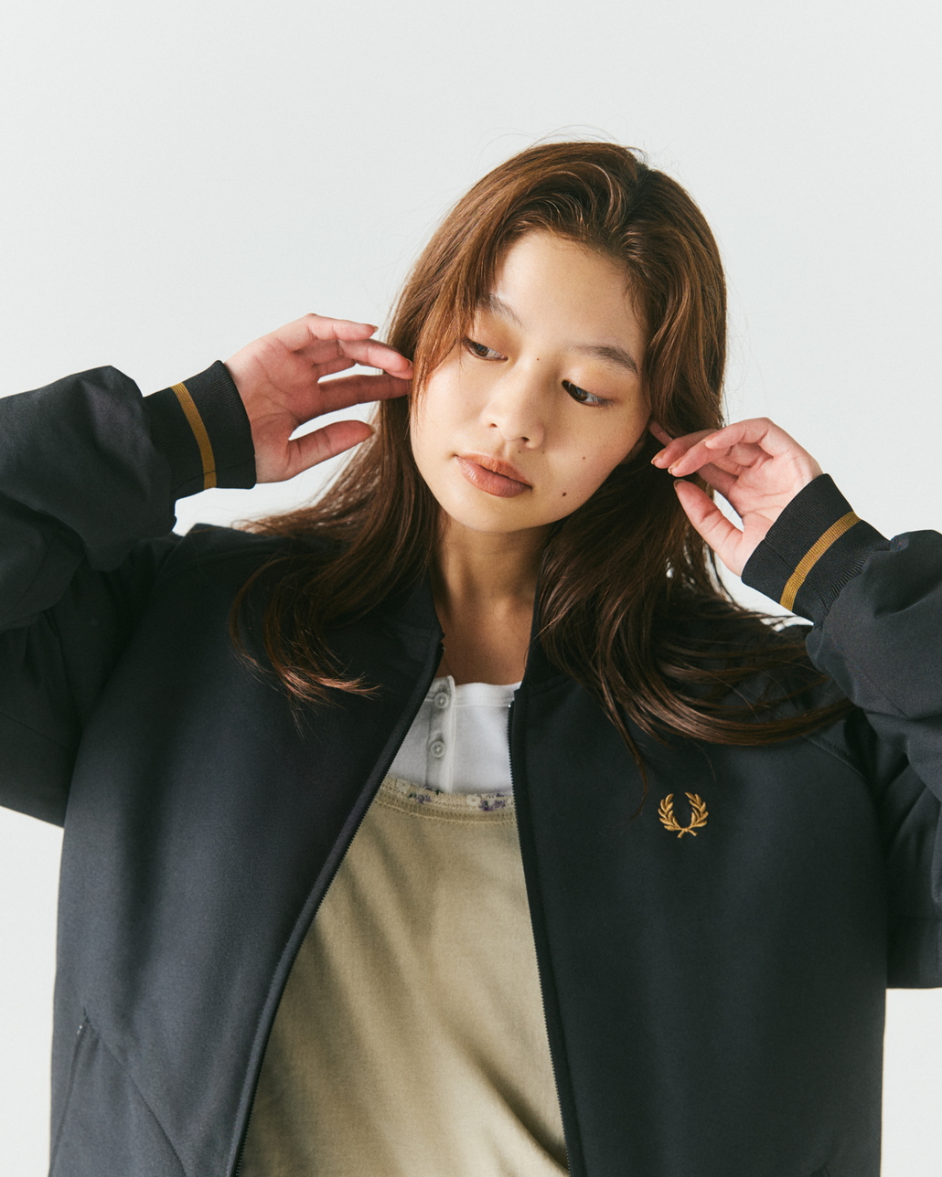 FRED PERRY [フレッドペリー] 別注 テニスボンバージャケット [FPM-26A-001JF]です。