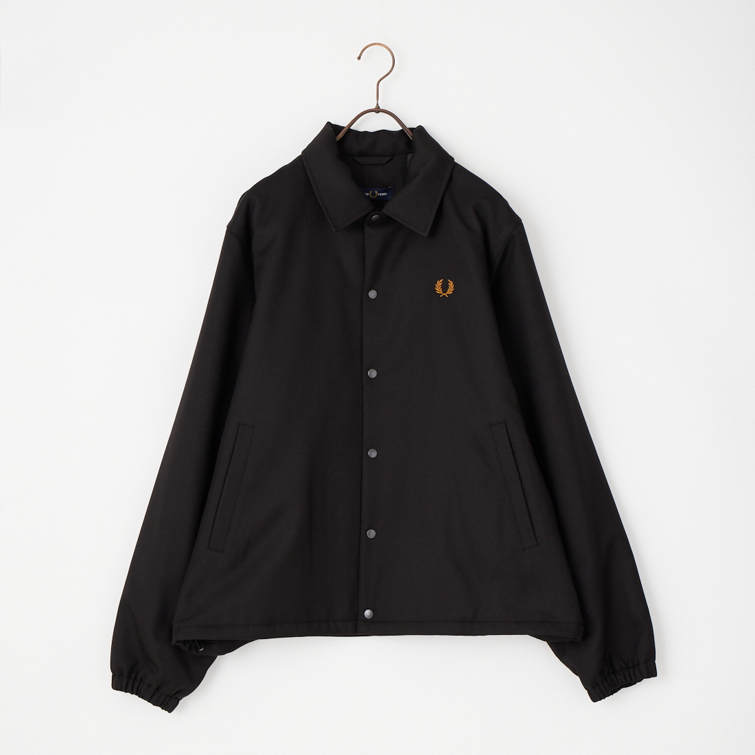 FRED PERRY [フレッドペリー] 別注 パデッドボタン 中綿ジャケット [FPM-26A-003JF]です。