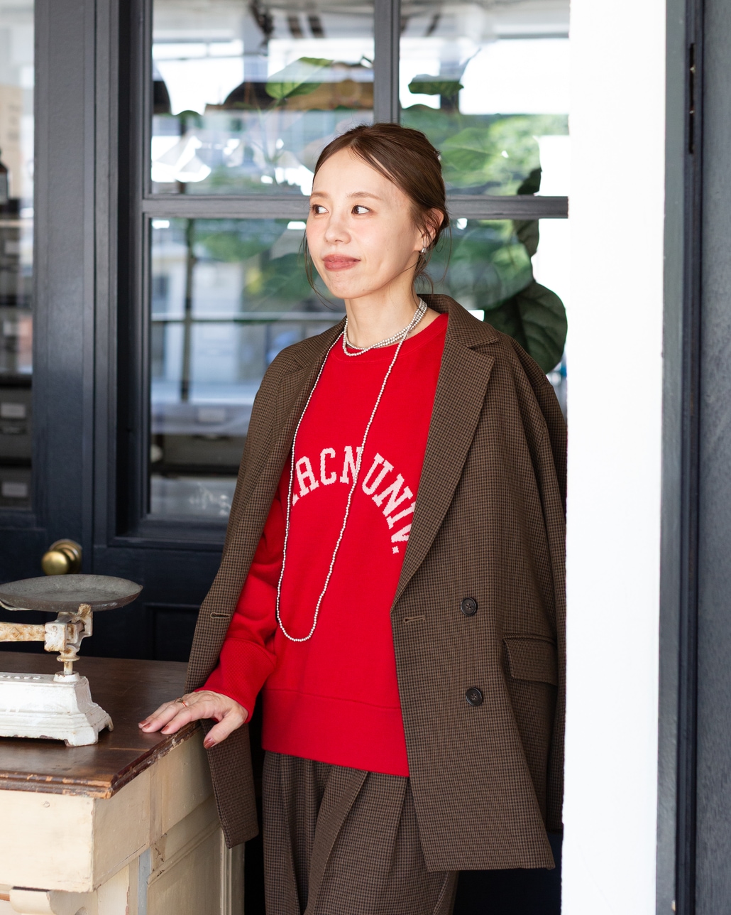 Americana × JEANS FACTORY [アメリカーナ × ジーンズファクトリー] 別注 ショート丈 フロントロゴ スウェットライク クルーネックニット [ASO-C-902-1-JF]のコーディネートです。