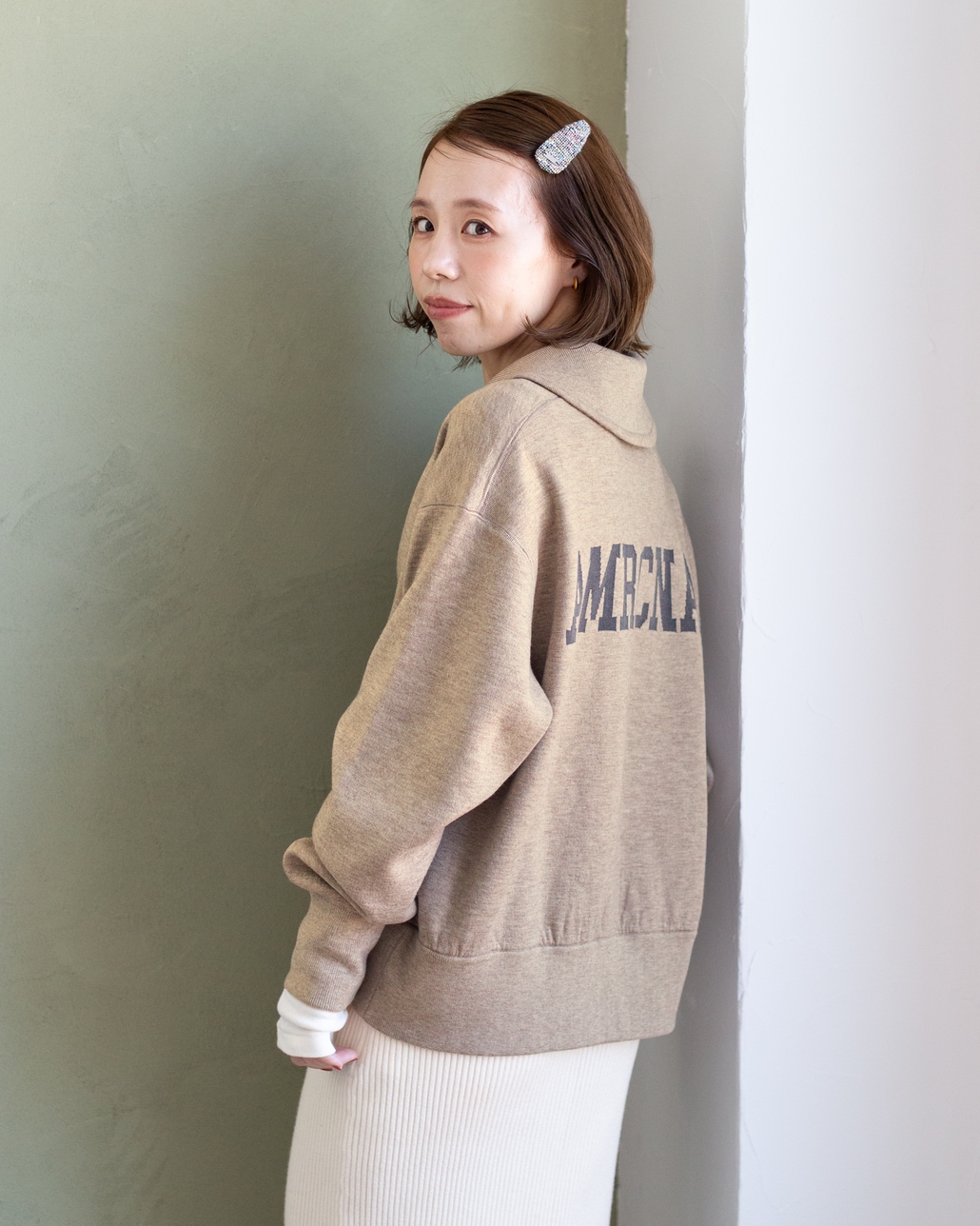 Americana × JEANS FACTORY [アメリカーナ × ジーンズファクトリー] 別注 AMRCNAロゴ ニットジップカーディガン [ASO-C-901-2-JF]のコーディネートです。