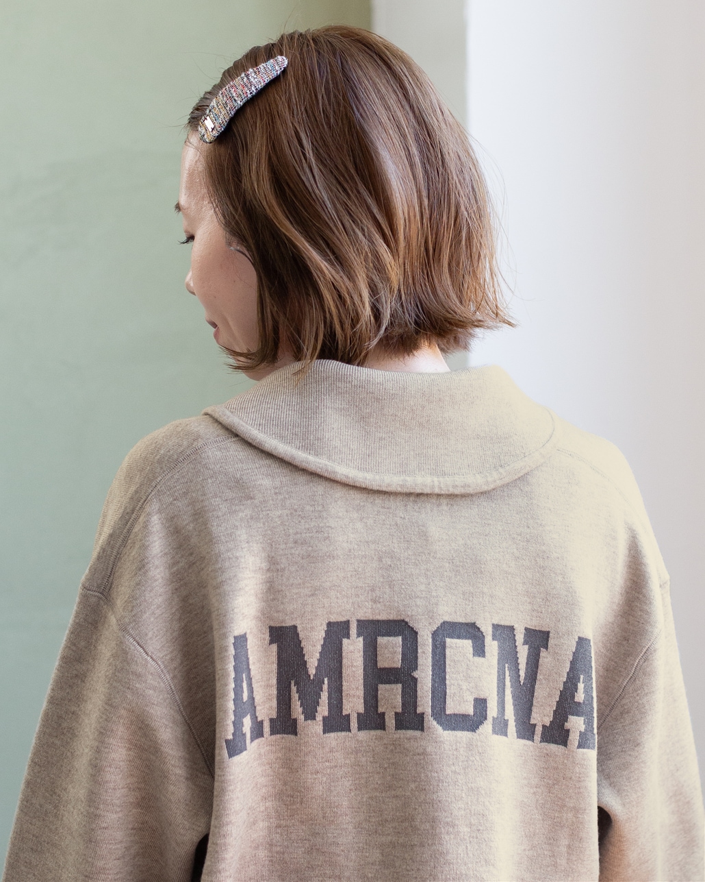 Americana × JEANS FACTORY [アメリカーナ × ジーンズファクトリー] 別注 AMRCNAロゴ ニットジップカーディガン [ASO-C-901-2-JF]のコーディネートです。