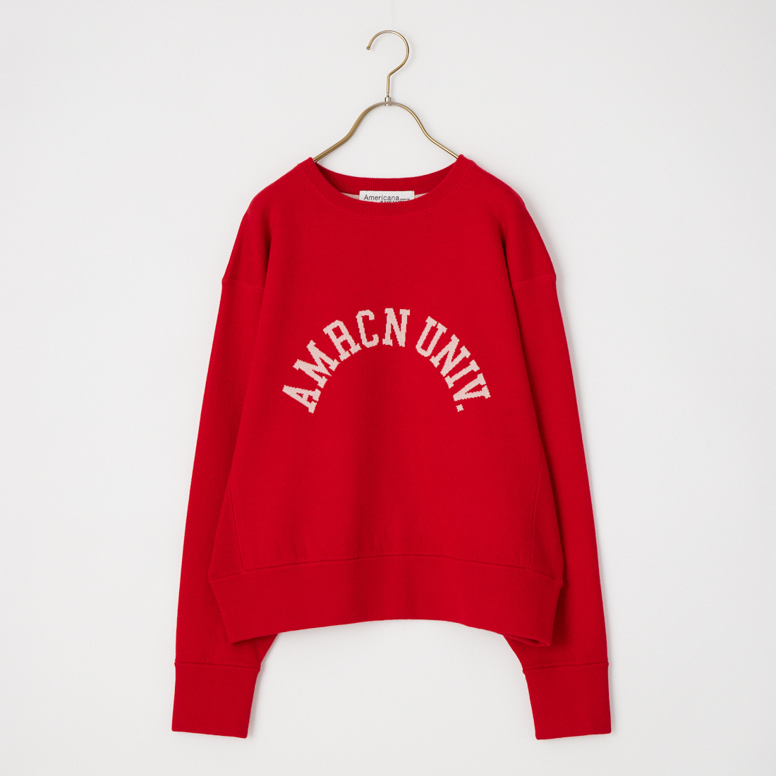 Americana × JEANS FACTORY [アメリカーナ × ジーンズファクトリー] 別注 ショート丈 フロントロゴ スウェットライク クルーネックニット [ASO-C-902-1-JF]のアイテム画像です。