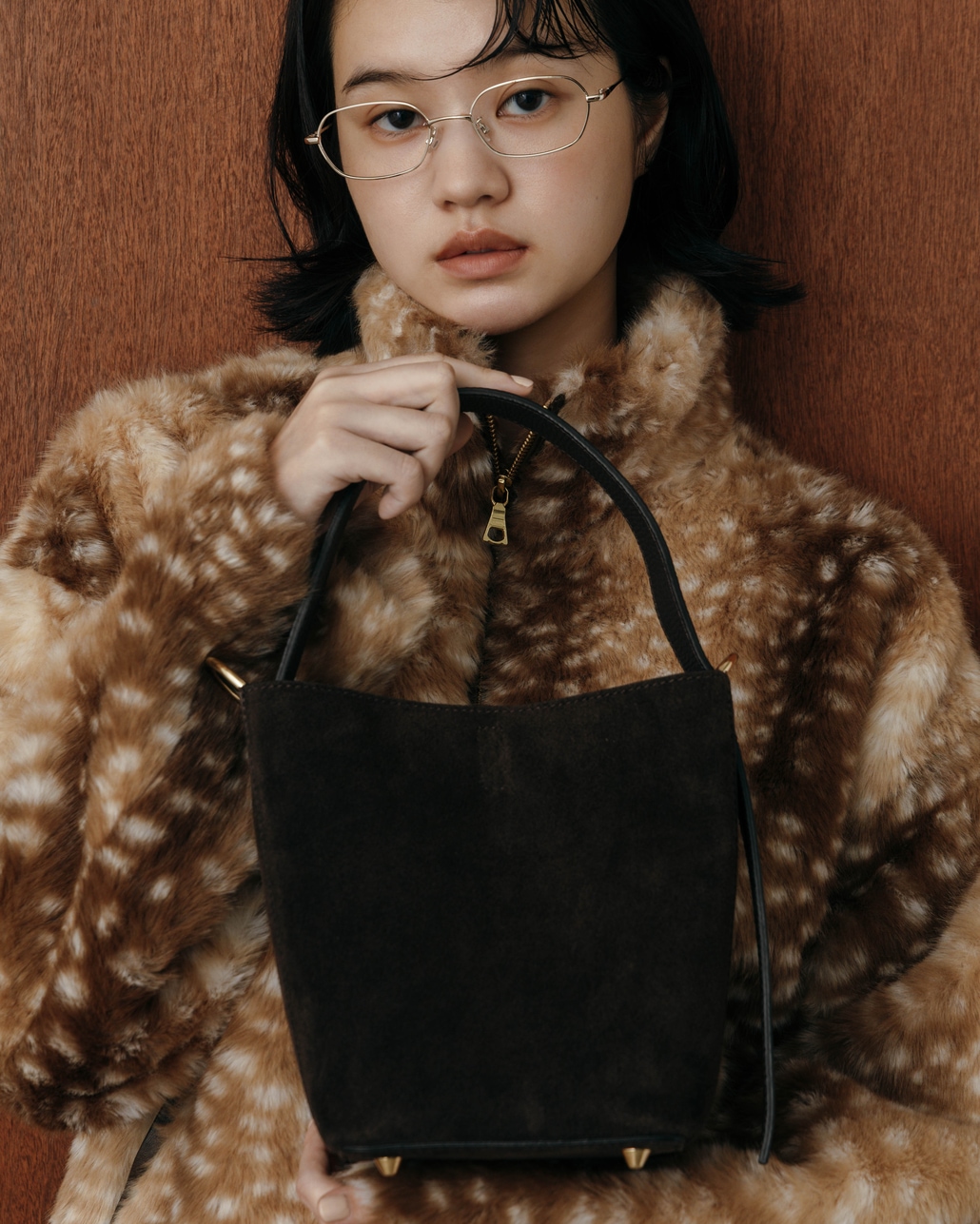 AULENTTI [オウレンティ] 別注 2WAY レザーバケットバッグ [FB-GIADEAL-SC-JF]と別注 パイピング ファージャケット [G0104002-JF]のイメージ写真です。