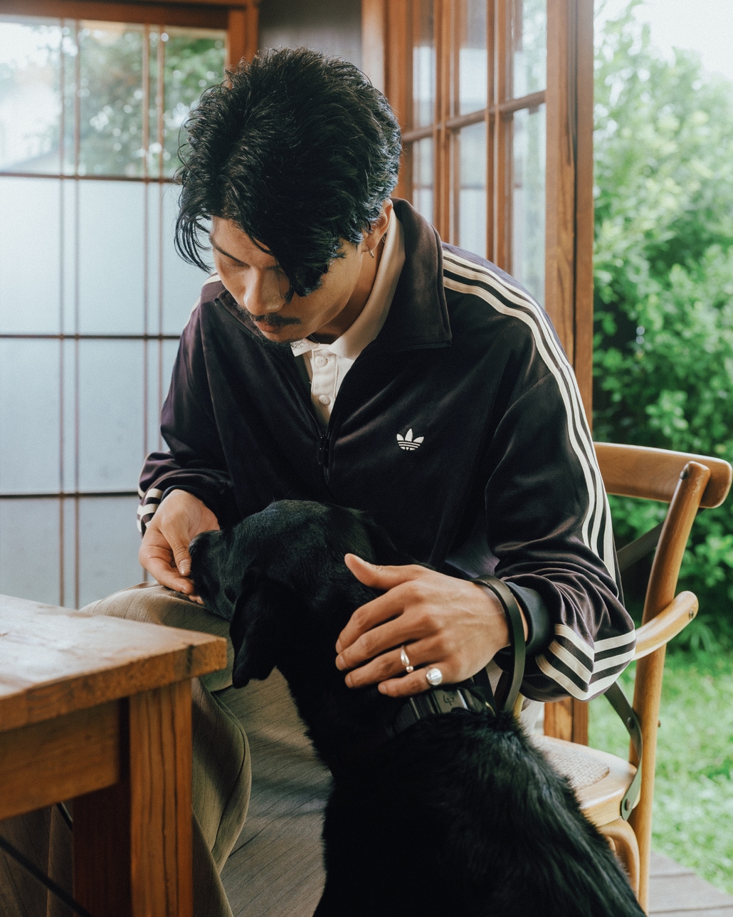 adidas Originals [アディダス オリジナルス] ファイヤーバード ベロア トラックトップ [ZQ134]です。