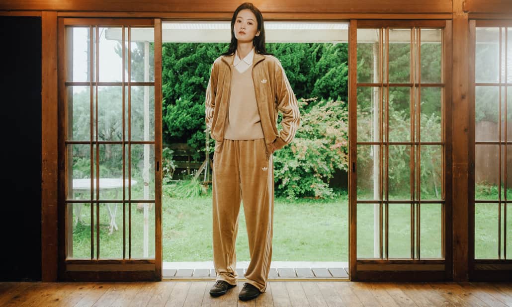 adidas Originals [アディダス オリジナルス] ファイヤーバード ベロア トラックパンツ [QH344]とファイヤーバード ベロア トラックトップ [ZQ134]です。
