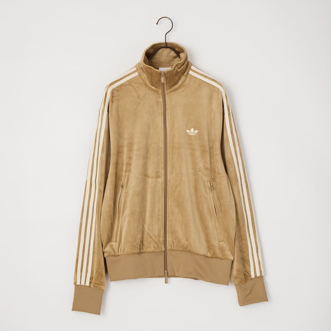 adidas Originals [アディダス オリジナルス] ファイヤーバード ベロア トラックパンツ [QH344]です。