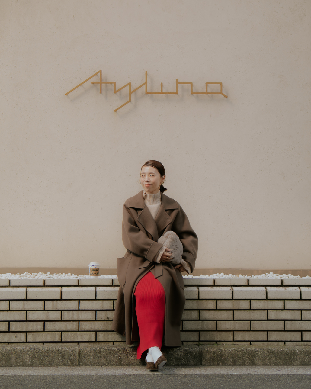 インフルエンサーMAYUさんが纏う、USINEのコーディネートです。