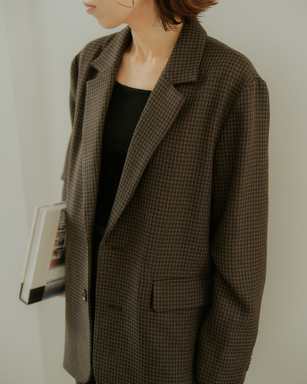 インフルエンサーMAYUさんが纏う、USINEのコーディネートです。