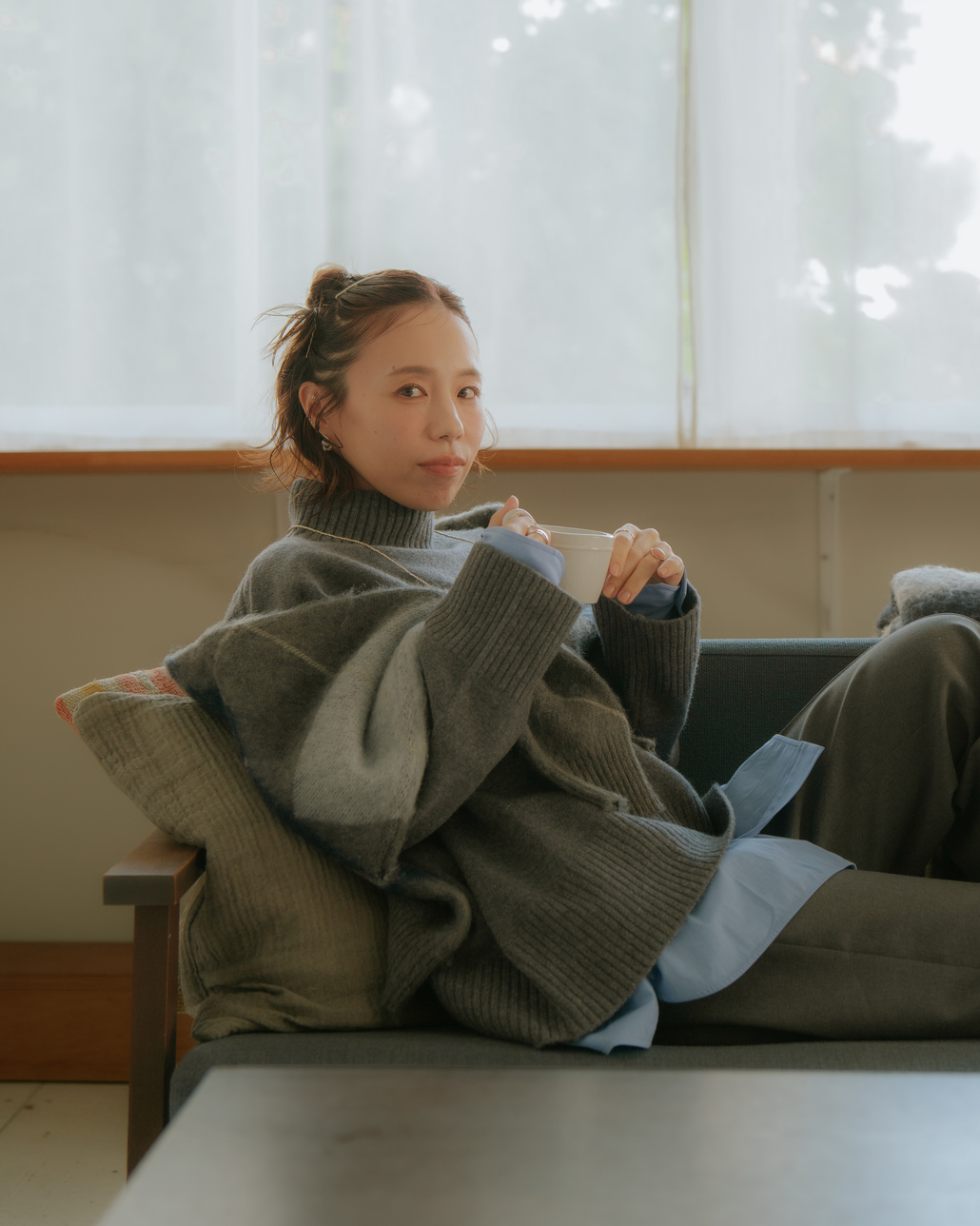 インフルエンサーMAYUさんが纏う、USINEのコーディネートです。