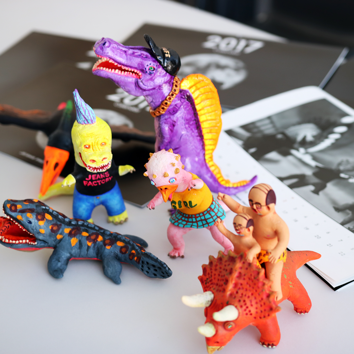 デハラ ユキノリ,都築 憲司,フィギュアイラストレーター,ジーンズファクトリー,カレンダー,二人展,星が岡アートヴィレッヂ