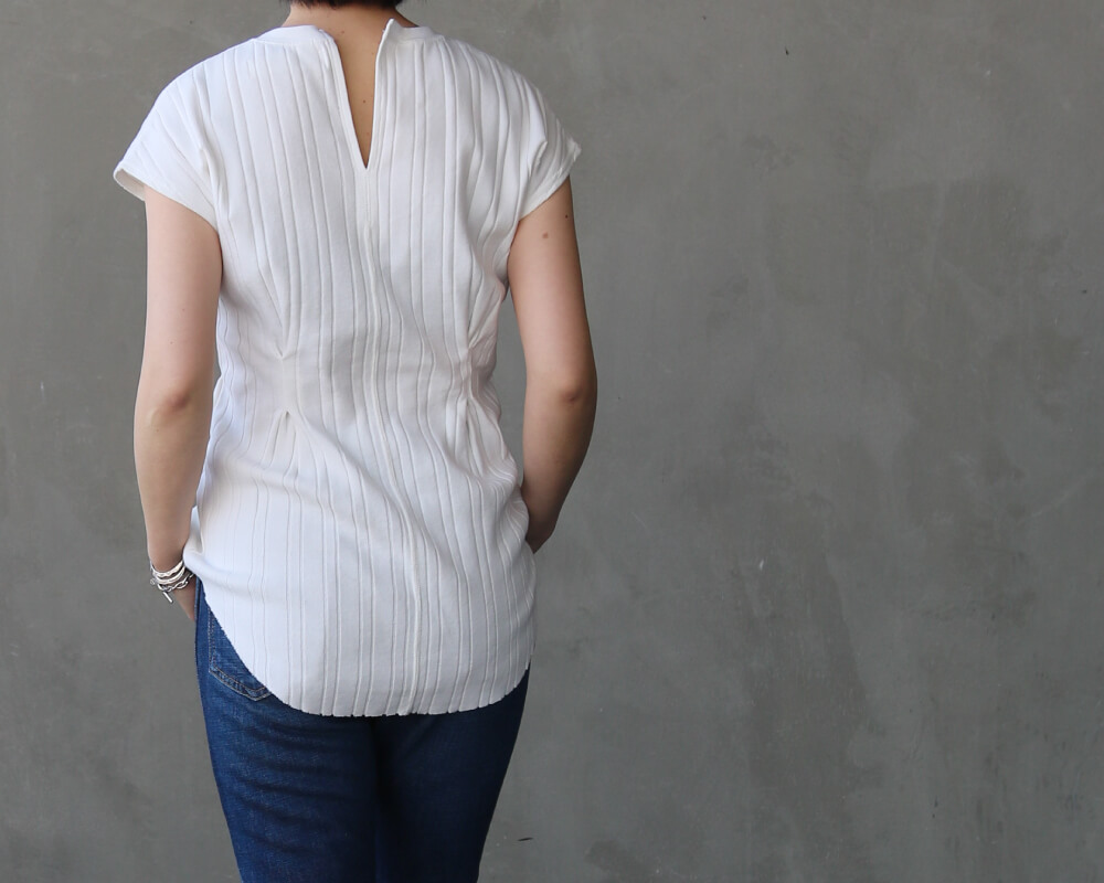 アールジュビリーのフレンチスリーブTシャツ後ろのデザインです。