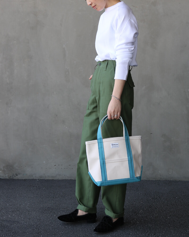 オーチバル定番トートの新色ターコイズです。
