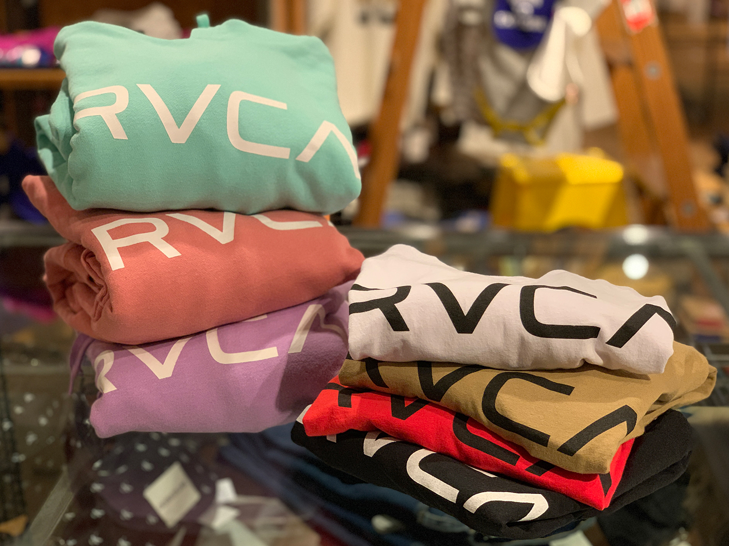 ルーカのスウェットとビッグロゴTシャツです。