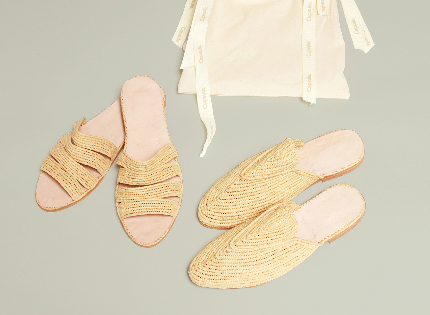 カプセルのラフィアシューズです。