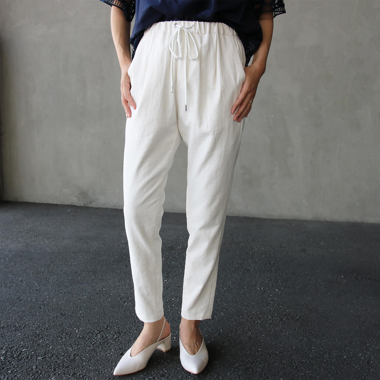 レディース機能素材のボトムスです