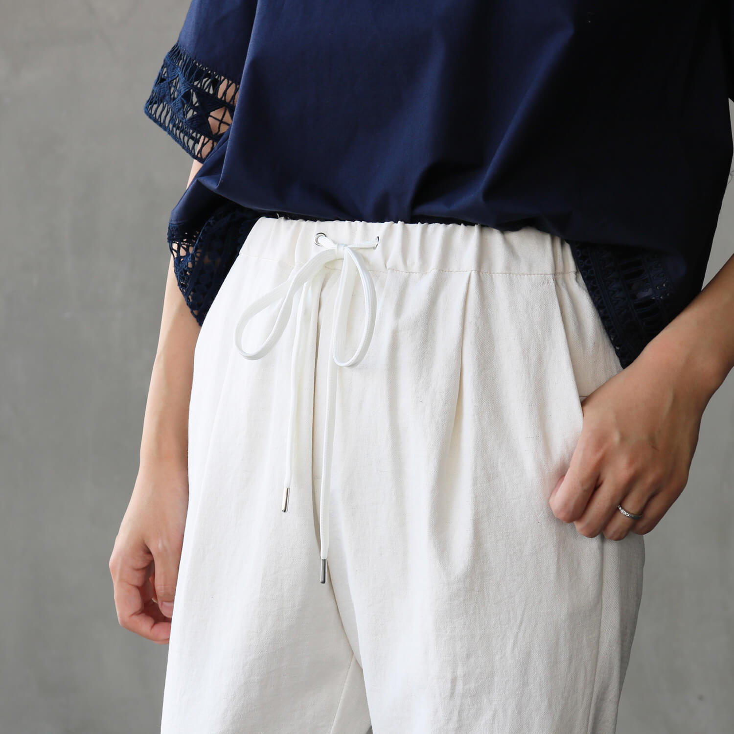 レディース機能素材のボトムスです