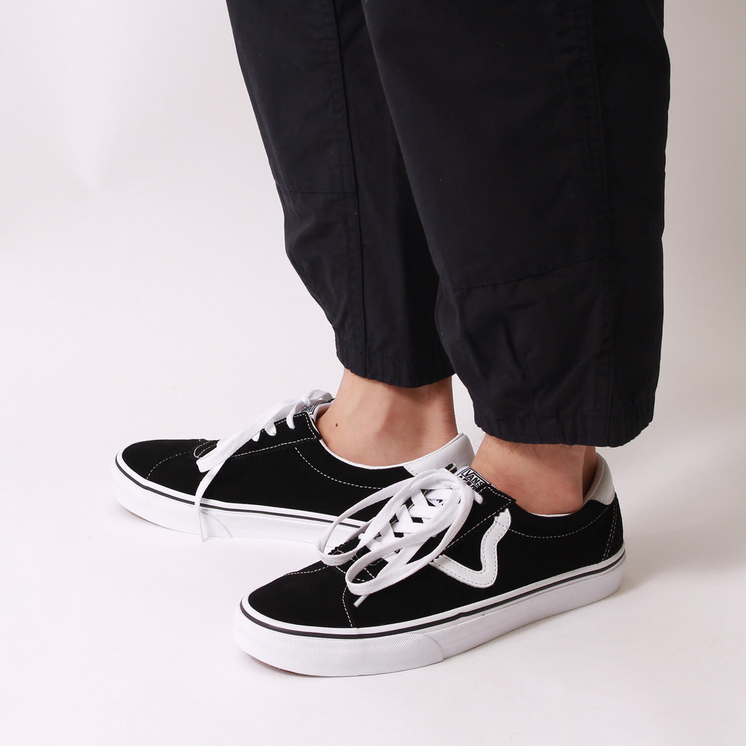 VANS バンズ バンズ スポーツ VN0A4BU6A6O のスニーカーです。