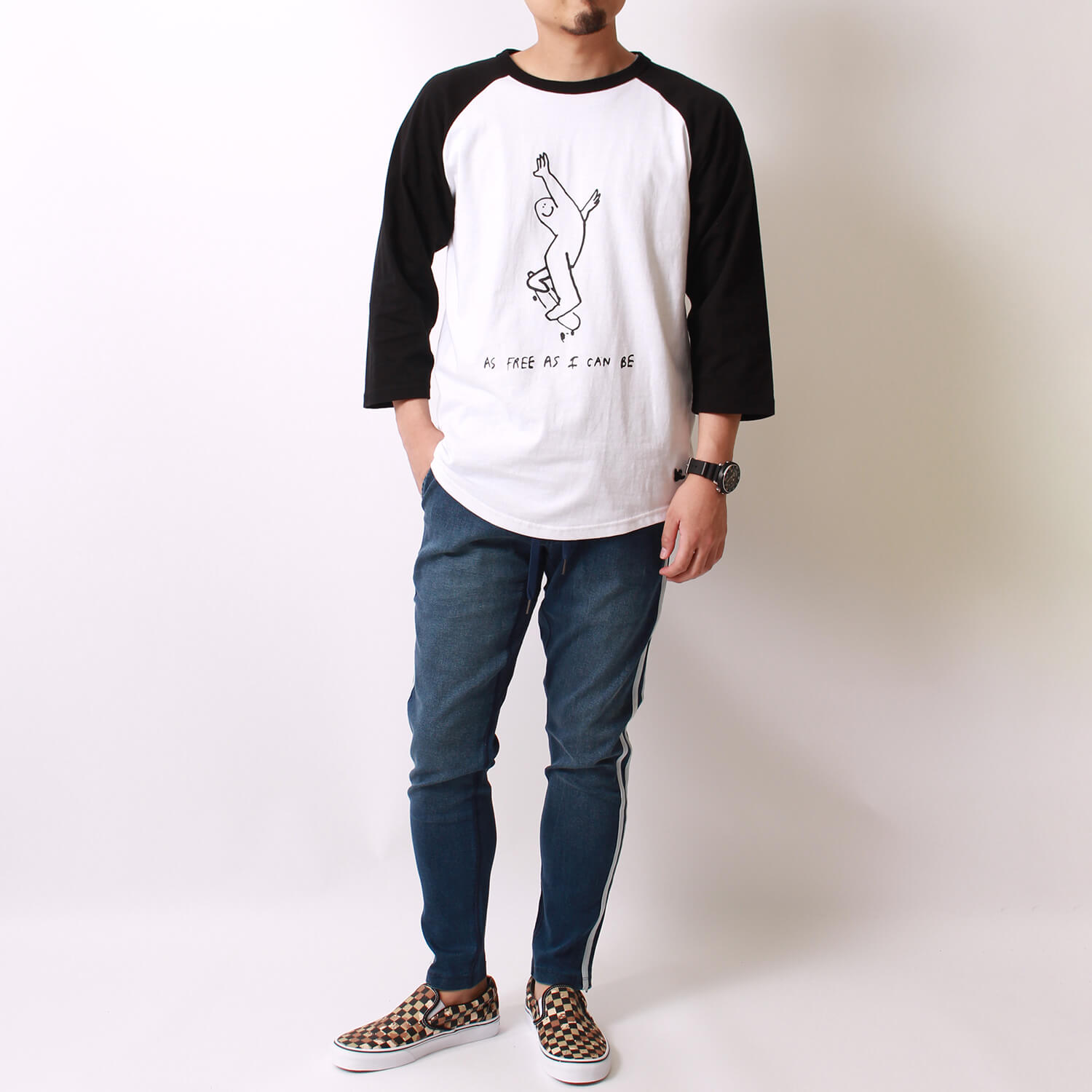 VANS バンズ クラシックスリッポン VN0A4BV3V4P のスニーカーです。