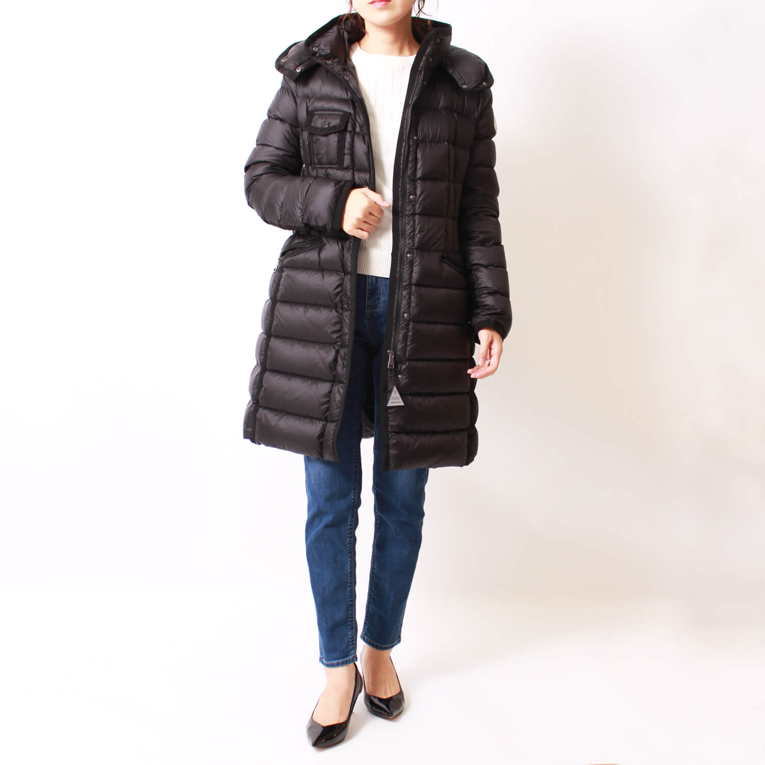 モンクレールのダウンです。