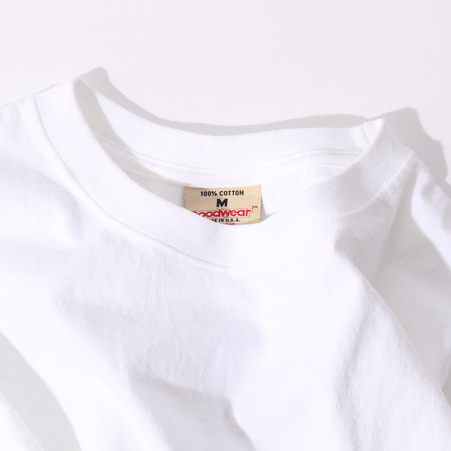 Goodwear(グッドウェア)のヘビーウェイト ポケットTシャツです。