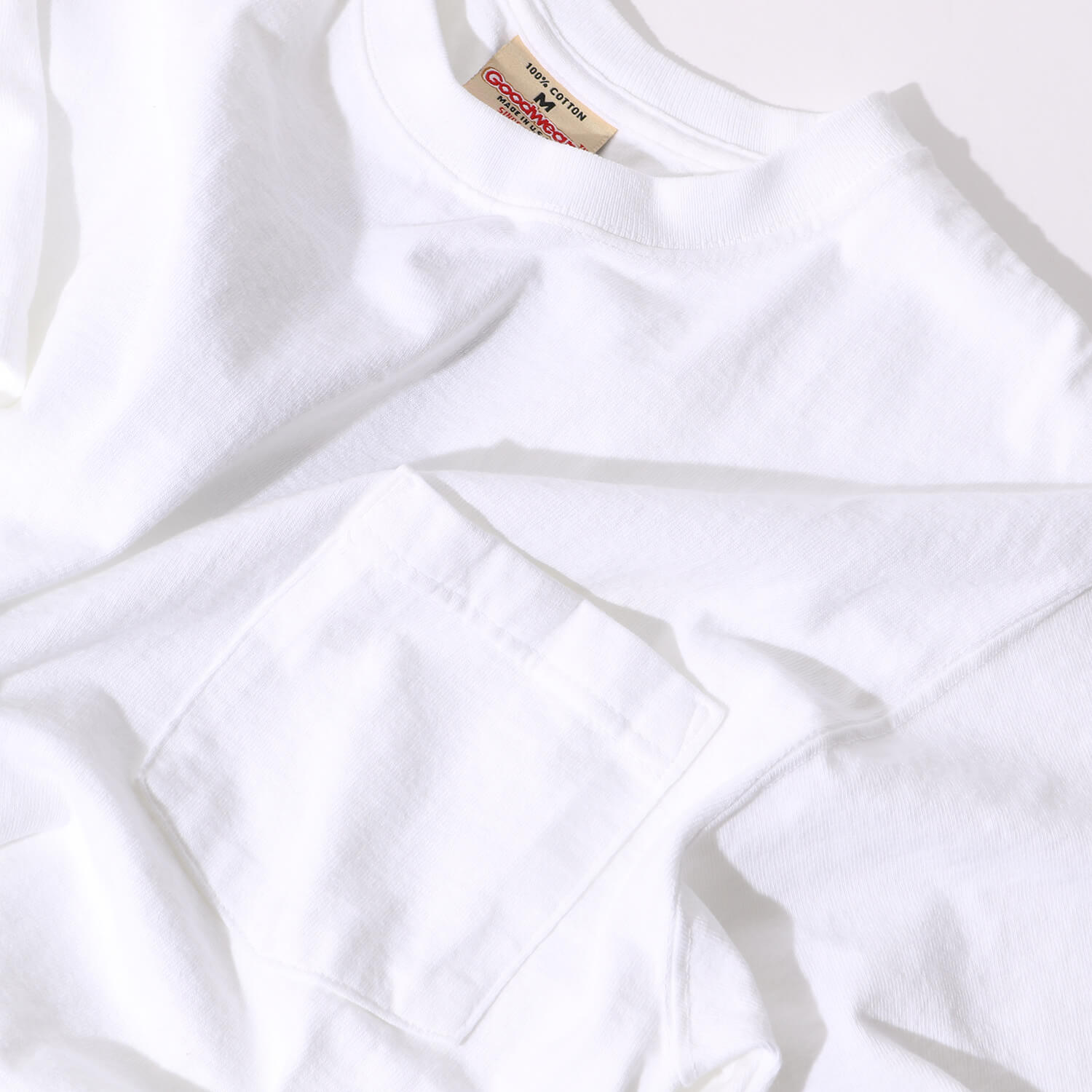 Goodwear(グッドウェア)のヘビーウェイト ポケットTシャツです。